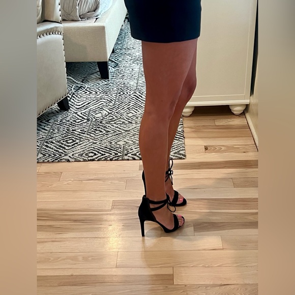 Gianni Bini Black Suede Tie Up Heels - Picture 8 of 8